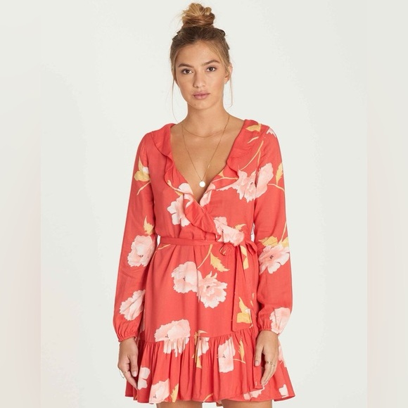 LIKE NEW BILLABONG Ruff Girl Club Wrap
Dress - Picture 2 of 6